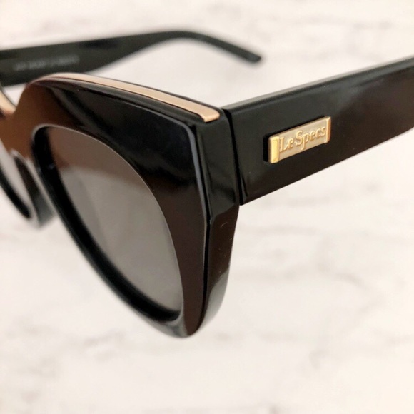 Le Specs Air Heart Cat Eye Black Sunglasses NWOT - Picture 5 of 8